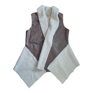 NWT Tempo Paris Asymmetrical Vest Size Medium Chic Cozy Mobwife‎ Layer 90s Style